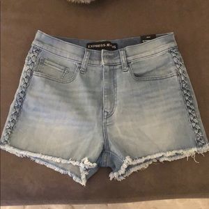 Express Jean Shorts, size 4 NWT